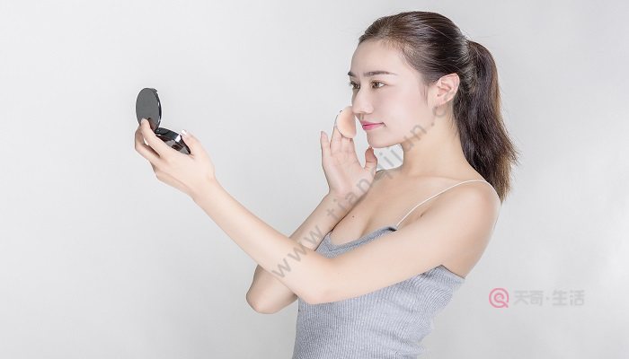 每天使用遮瑕膏的危害 遮瑕膏怎么用(图3) 每天使用遮瑕膏的危害