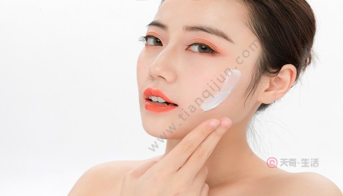 bb霜和隔离霜的使用顺序 防晒bb隔离使用顺序(图3) bb霜和隔离霜的使用顺序
