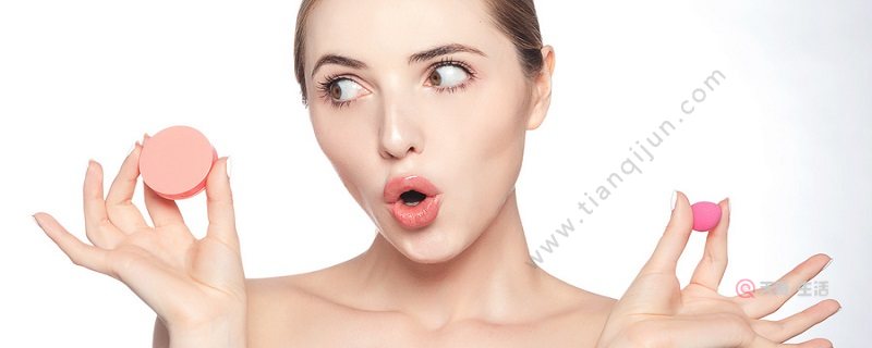 化妆搓泥是什么原因 上妆搓泥补救方法(图1) 化妆搓泥是什么原因